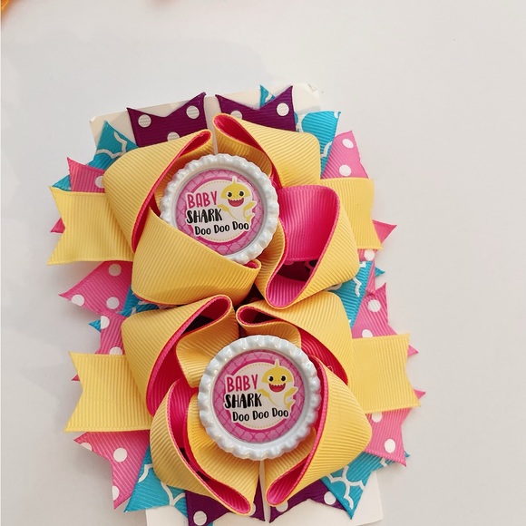 3 pairs of Baby Shark Pigtails hair bows - Picture 3 of 4